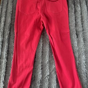 Liz Claiborne Women's Cropped Pants in Vibrant Red